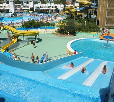 Scivoli d'acqua a Cesentico, Parco divertimento