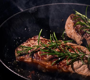 Steak jugoso y exquisito con toque gourmet.