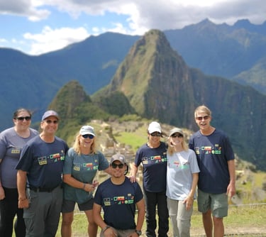 Machu Picchu private guide with REI
