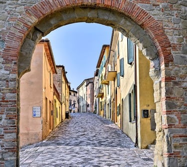 Porta principale ingesso Borgo San Leo, Entroterra Romagnolo, Eventi in Romagna