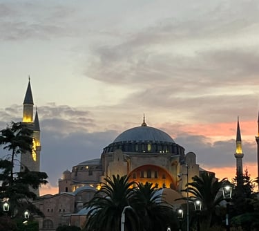 Hagia Sophia at sunset, Türkiye mosque