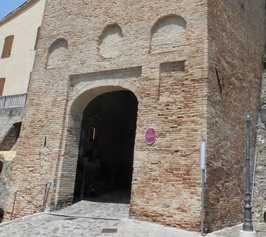 Porta ingresso principale Rocca Montefiore Conca, Rocca malatestiana, Eventi Rimini, Rocca di Luna