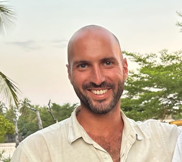 Hedy, l'un des fondateur de Kadiamor et Zoom Sene le parrain artistique de l'association.