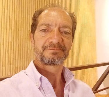 Arturo A. Martearena. Escritor.