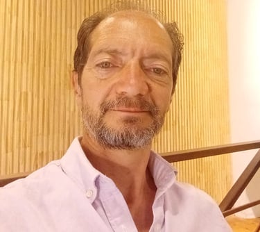 Arturo A. Martearena. Escritor.