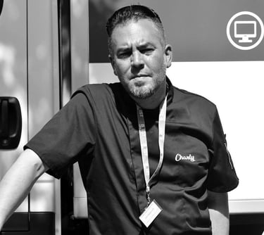 Charly, passionnée par la lutte contre le gaspillage alimentaire, coordonne les actions de récupérat