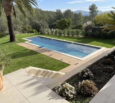 Grande piscine luxueuse réalisé par EGPR