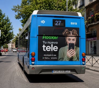 Publicidad trasera en autobús de Madrid centro