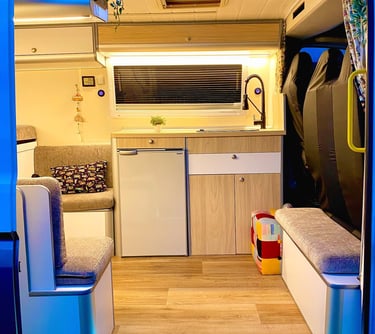 interior camper van Villa Náutica Foz