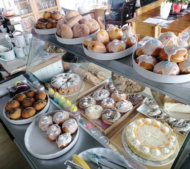 Donuts Cakes Treats Cafe Doughnut Bar