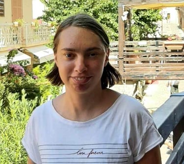 a woman in a white shirt and a white shirt