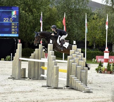 Showjumper who uses CONNEXION equine supplement
