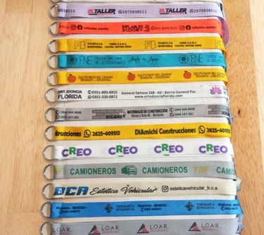 cintas de colores con impresión del logo