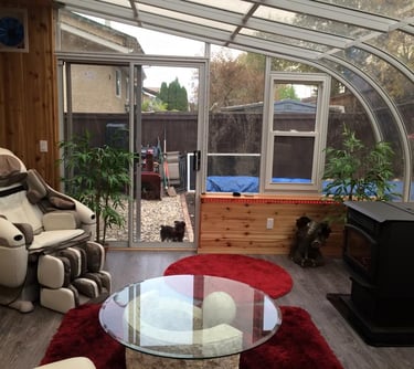 Curved Solarium with cedar
