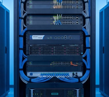 Progettazione e manutenzione reti IP, dal cablaggio strutturato alla gestione server e client