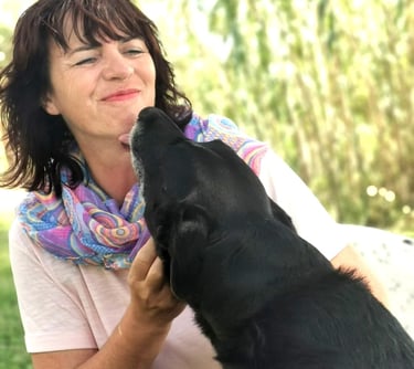Andrea mit Hund Sky