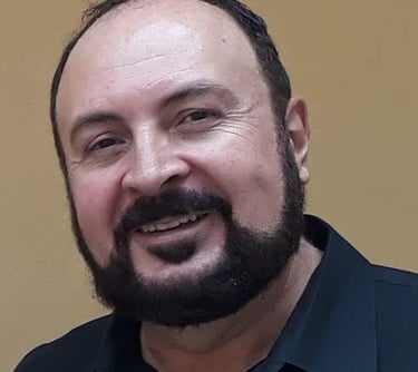 Foto de perfil de Silvio Freitas Jr, CEO do LONGEV.US, representando a liderança e visão do projeto.