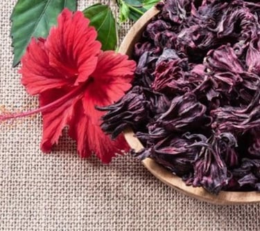 Getrocknete Rosenknospen aus Ägypten – duftend für Tee, Dekor und Naturpflege