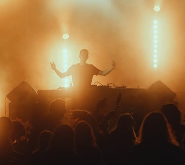 Riwall Harjay, DJ et producteur de musique électro inspiré de la tradition bretonne