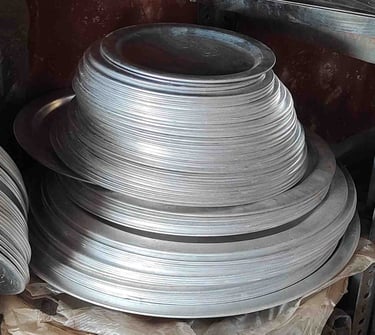 Universal aluminum cookware lid — multi-size kitchen pot and pan cover for global use.