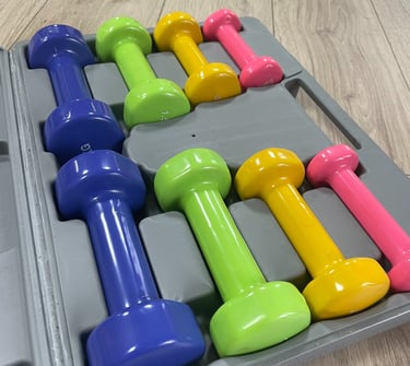 Des poids pour augmenter la souplesse du corps et l'élasticité des tissus.