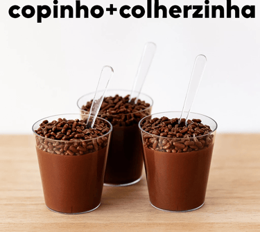 copinho + colher de acrílico com brigadeiro