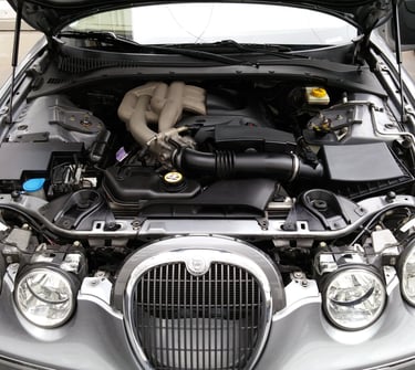 Nettoyage moteur voiture