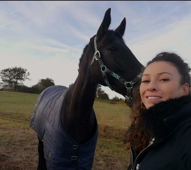 l'équithérapeute et sa jument