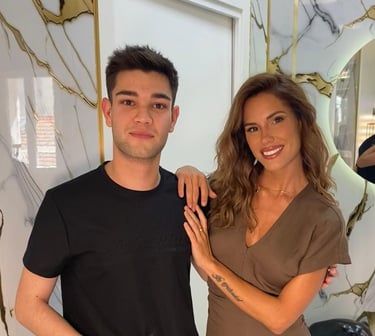 Javi Lucena especialista en marketing digital junto a Gala en colaboración profesional