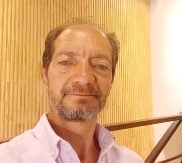 Arturo A. Martearena. Escritor.