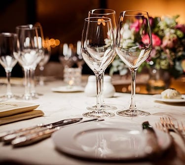 Table mise pour un diner