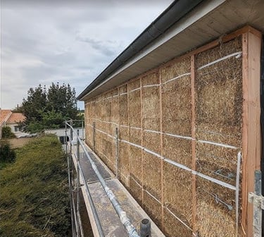 Photo d'une structure en caissons de paille par la société IELO