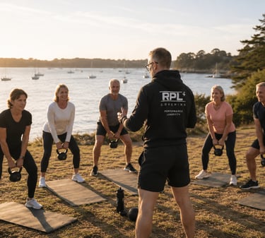 Séance outdoor RPL+ axée force, énergie et longévité dans le Golfe du Morbihan