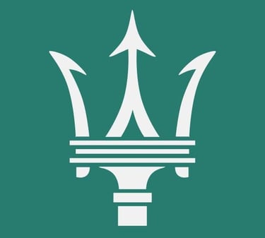 Logo Maserati bianco con sfondo verde smeraldo maratona racing