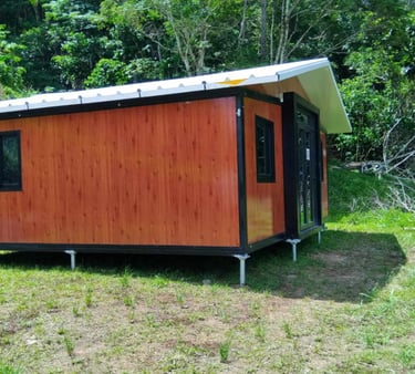 Tiny house installé sur pieux vissés