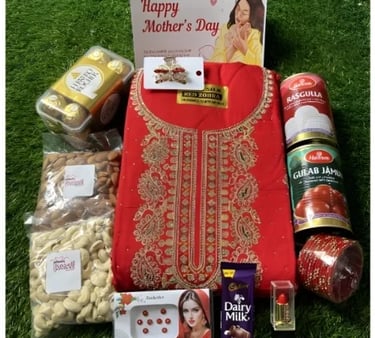 Mom’s Fashion & Love Combo