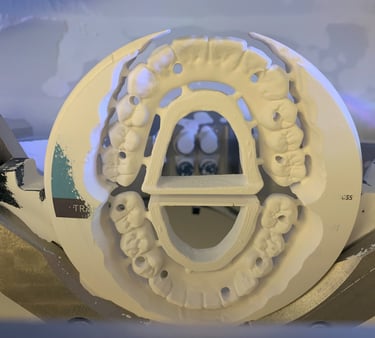 Fresado arcada superior e inferior en disco de Zr