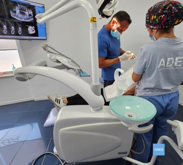 implantes dentales clinica dental ades