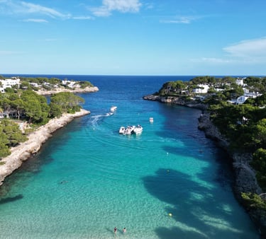 Luftaufnahme Drohnenbild Cala D'or in Mallorca 
