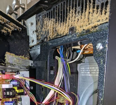 Internal components of an OTR microwave