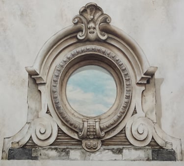 Oeil de boeuf peint en trompe-l'oeil, fausses moulures, ornementations, faux ciel