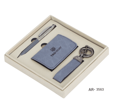 Set of pen, cardholder & keychain 