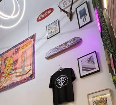 detalhe do interior do estúdio de tatuagens e body piercing em Vagos, Aveiro