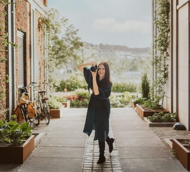 capturing unforgettable moments against the scenic backdrop of Rotterdam