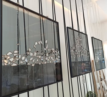 Tableau de verre, vitrail, tiffany, verre, blanc, noir, gris, abstrait