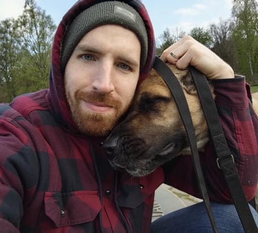René mit Tierheimhund Layla