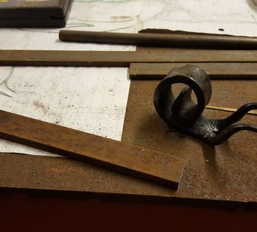 start stock of steel to finished forged smail at Eitri Forge