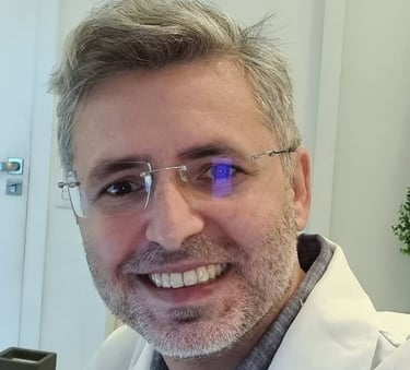 Foto do Dr Gilnard que é neurocirurgião e cirurgião de coluna vertebral em Fortaleza Ceará