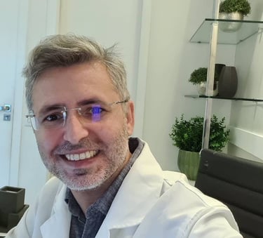 Dr Gilnard Caminha Aguiar é neurocirurgião em Fortaleza e opera patologias do cérebro e da coluna