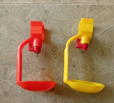 Cup nipple drinker